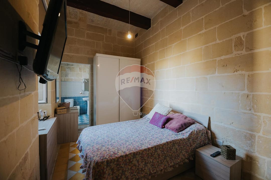 Charming Lija House of Character - Bedroom