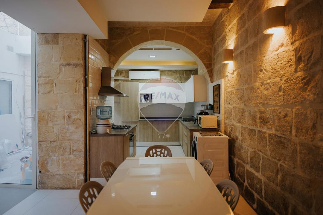 Charming Lija House of Character - Kitchen/DIning