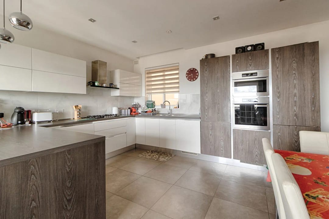 Kitchen - Furnished apartment with Views