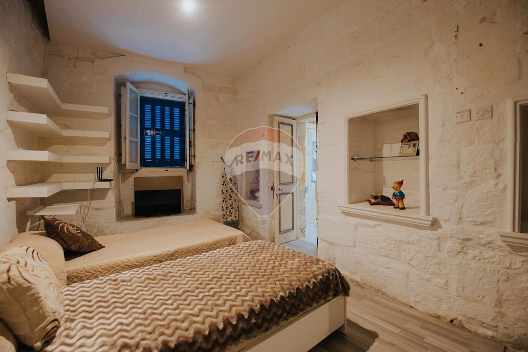 Charming Lija House of Character - Bedroom