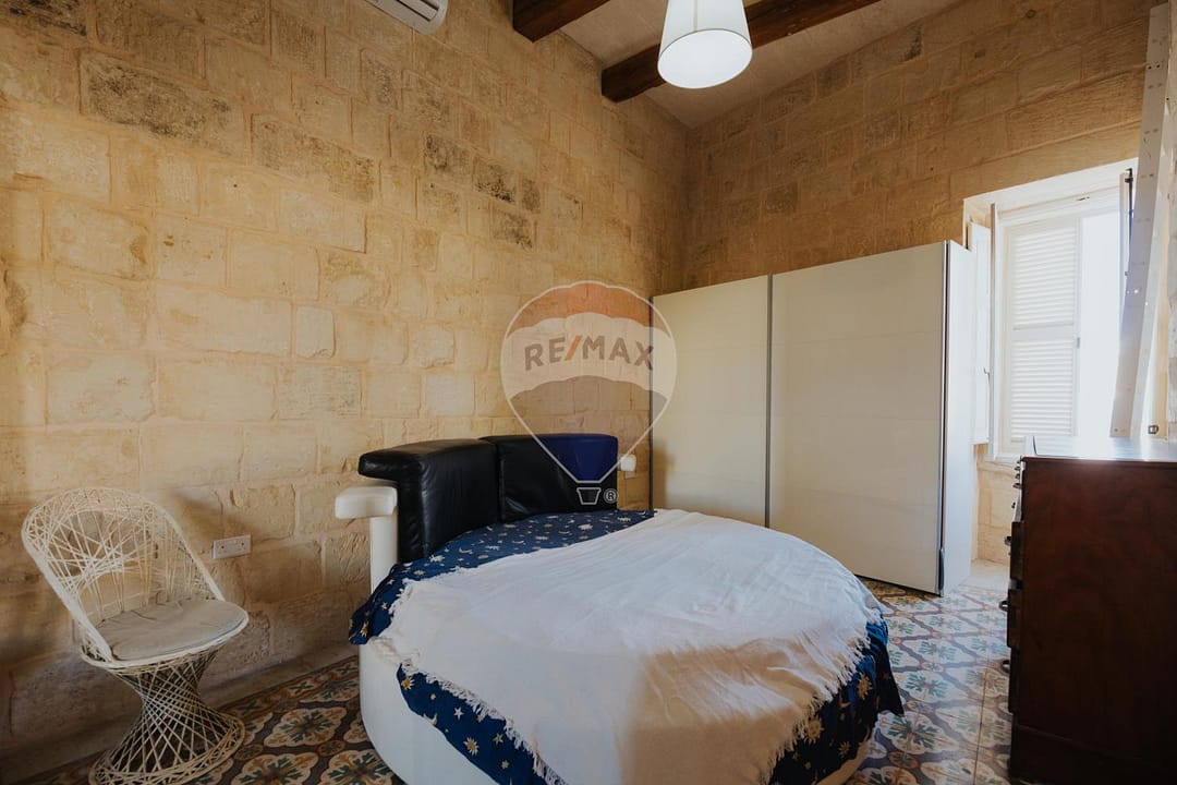 Charming Lija House of Character - Bedroom
