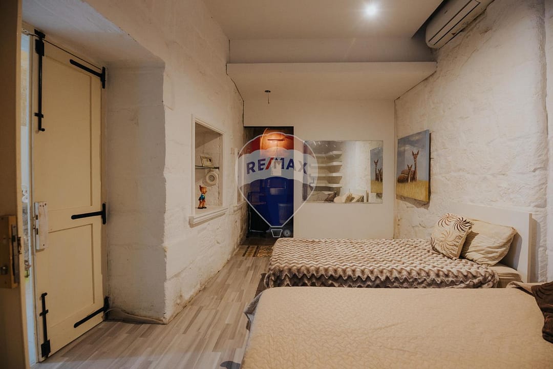 Charming Lija House of Character - Bedroom