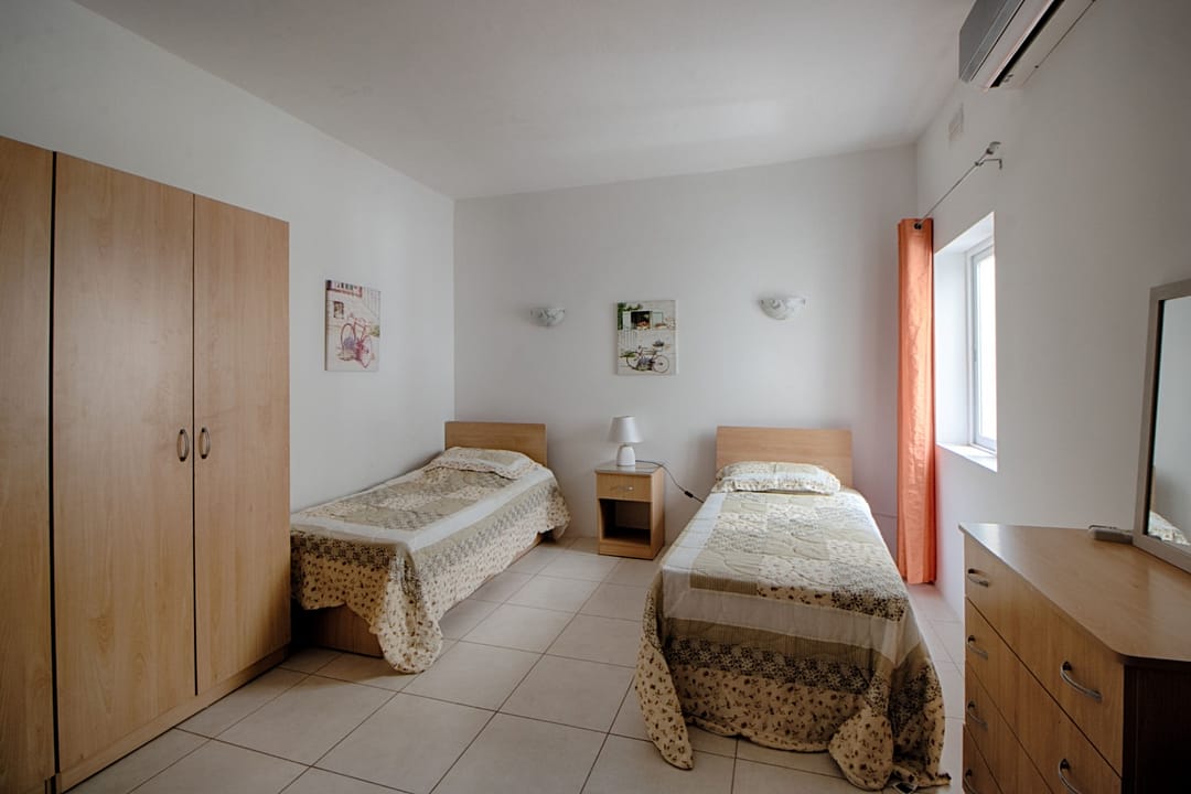 St Paul's Bay Apartment - Bedroom