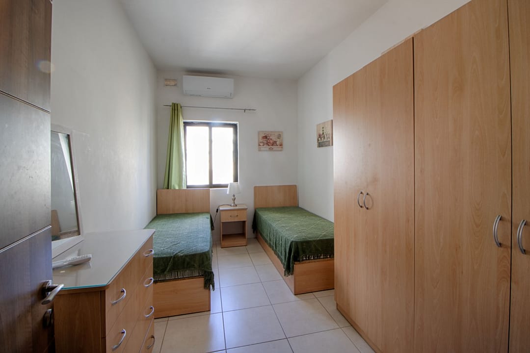 St Paul's Bay Apartment - Bedroom