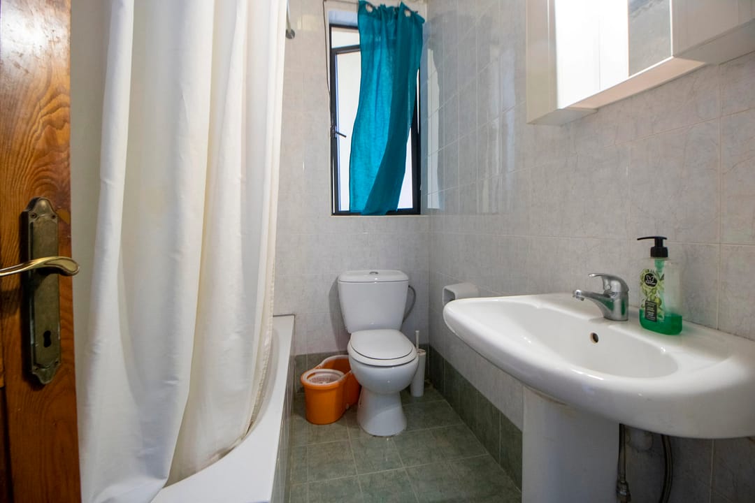 Affordable-one-bedroom-apartment - Bathroom