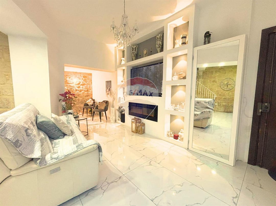 Birkirkara UCA Zone Property - Living/Dining