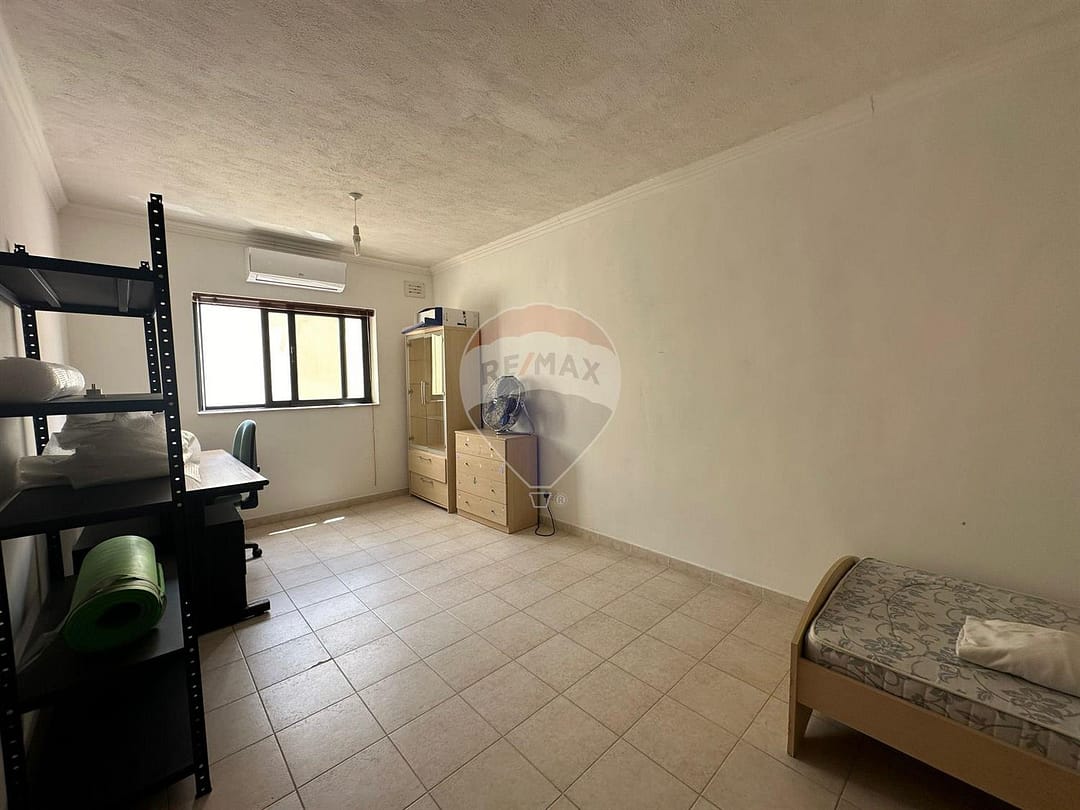 Large Apartment with half Airspace - Bedroom