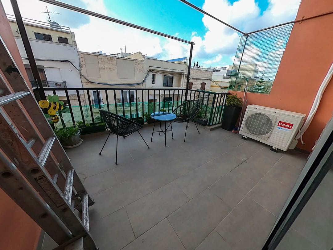 Pembroke Bright Newly Furnished Apartment - terrace