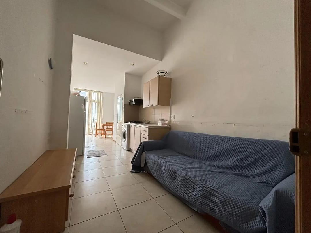 Zebbug townhouse with upgrade potential - Living