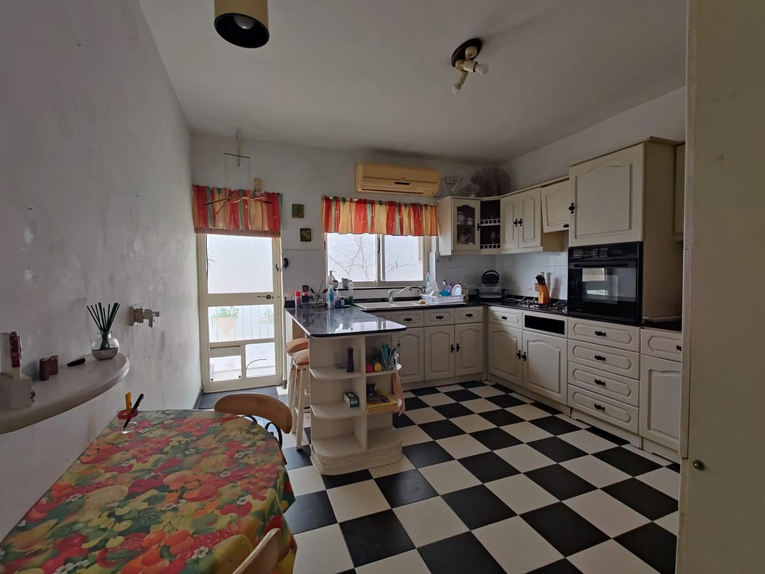 Swieqi Maisonette with Garage - Kitchen