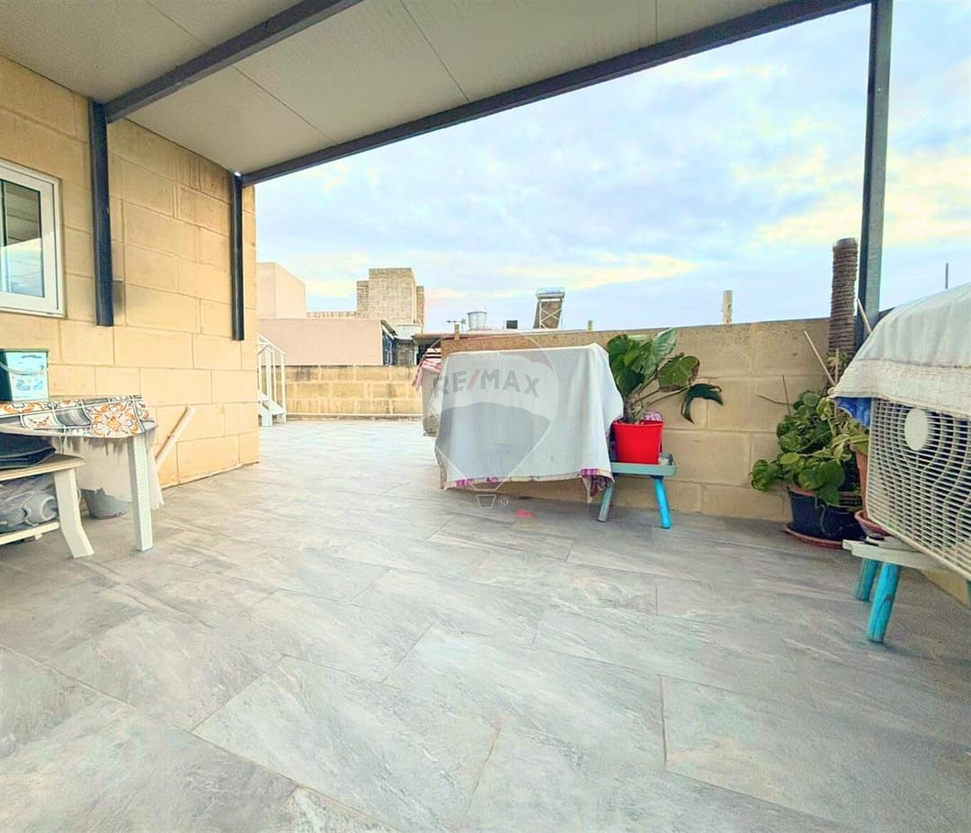 Birkirkara UCA Zone Property - roof terrace