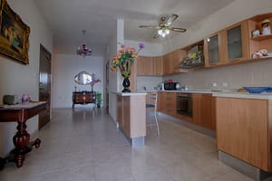 Seafront Apartment in Bugibba - Kitchen