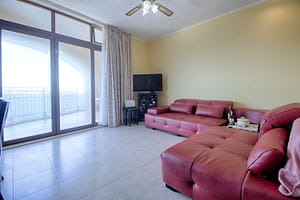 Seafront Apartment in Bugibba - Living