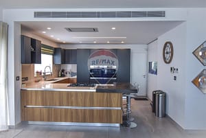 Bungalow in Qawra with Indoor Pool - Kitchen