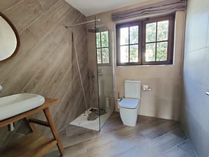 beautiful bungalow with views bathroom