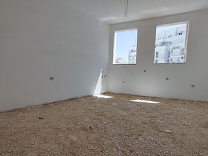New One Bedroom & Study Apartment
