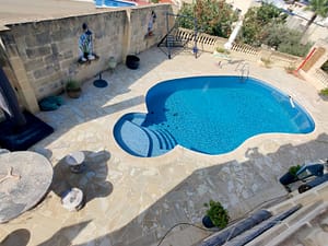 Luxurious Bungalow in Santa Maria Estate - Pool decking area