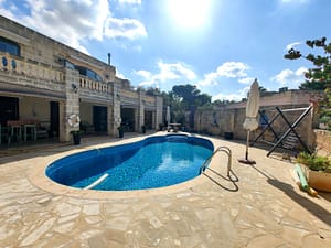 Luxurious Bungalow in Santa Maria Estate - Pool & Decking Area