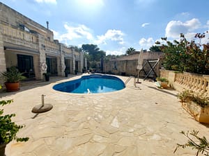 Luxurious Bungalow in Santa Maria Estate - Pool & Decking Area