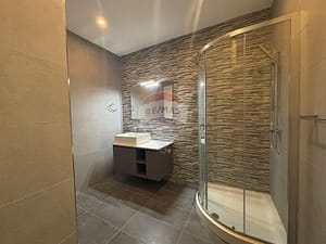 Three bedroom penthouse in Birkirkara - BNathroom